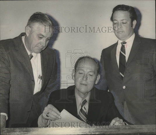 1971 Tuscaloosa, Alabama City Officials - Historic Images