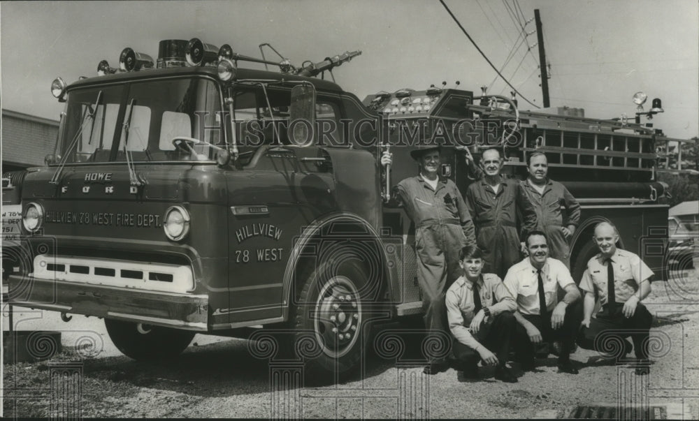 1972 Press Photo Hillview, Alabama volunteer firemen and their new truck. - Historic Images