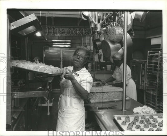 1981 Press Photo Jefferson County, Shaoes Valley School Kitchen staff, Alabama - Historic Images