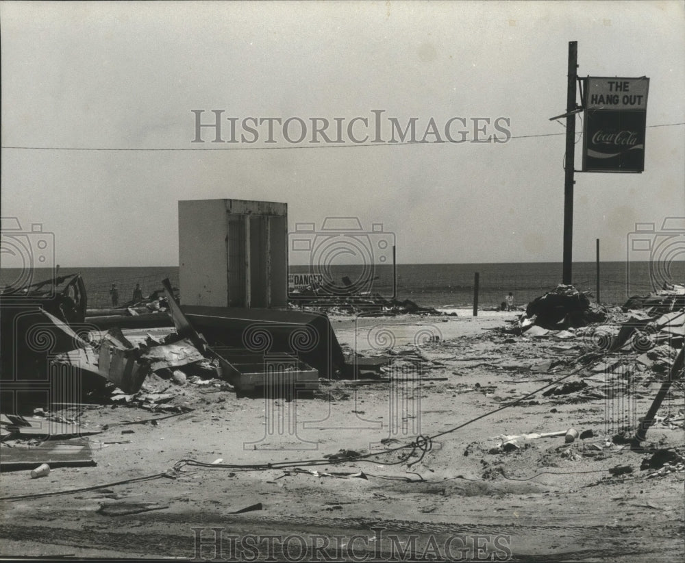1980 Press Photo Damage along shore from Hurricane Frederic - abna11893 - Historic Images