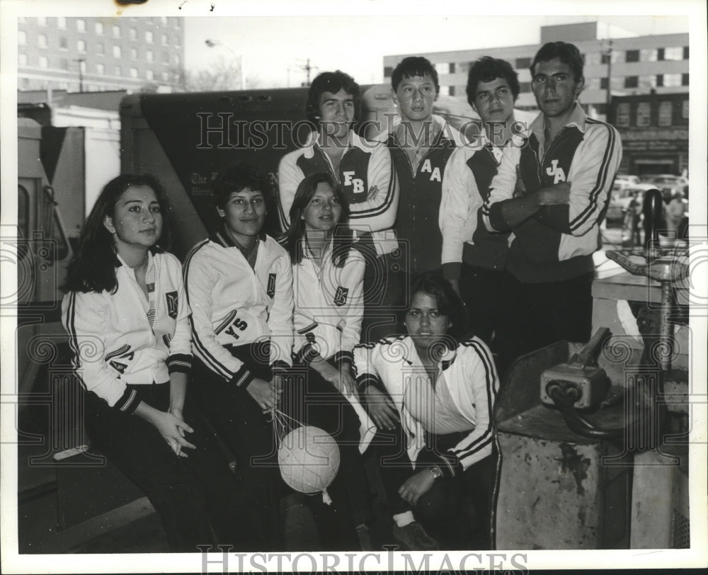 1980 Press Photo Visiting Guatemalan soccer and volleyball athletes - abna11955 - Historic Images