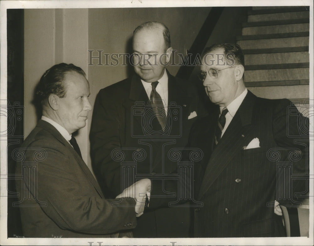 1954, Lt. Governor candidate Guy Hardwick at Jeff Davis Hotel - Historic Images