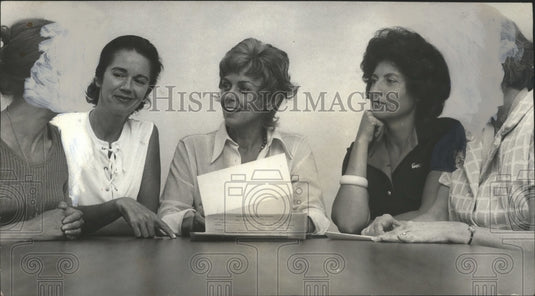 1972, Women's Rights international panel discussion - abna11995 - Historic Images