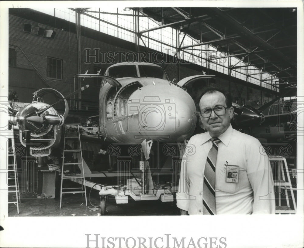 1991 Press Photo Bruce Addington, Beech Aircraft Corp., Selma, Alabama - Historic Images
