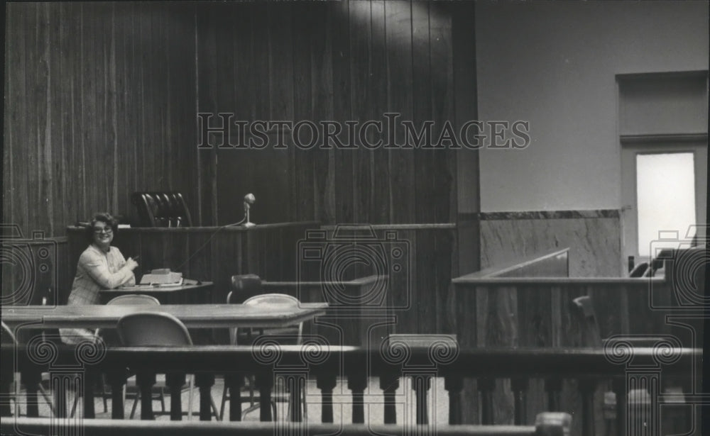 1977 Press Photo inside old courthouse building, Columbiana, Alabama - abna12102 - Historic Images