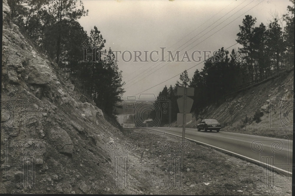 1984 Press Photo rickslide threat on Caldwell Mill Rd, Shelby County, Alabama - Historic Images