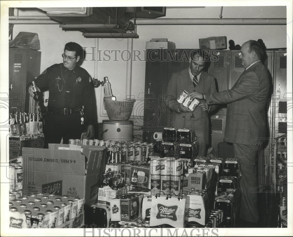 1980 Press Photo Talladega city officials with beer crackdown - abna12339 - Historic Images