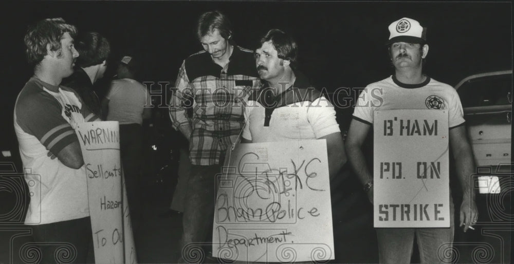 1979 Birmingham police officers on strike holding signs-Historic Images