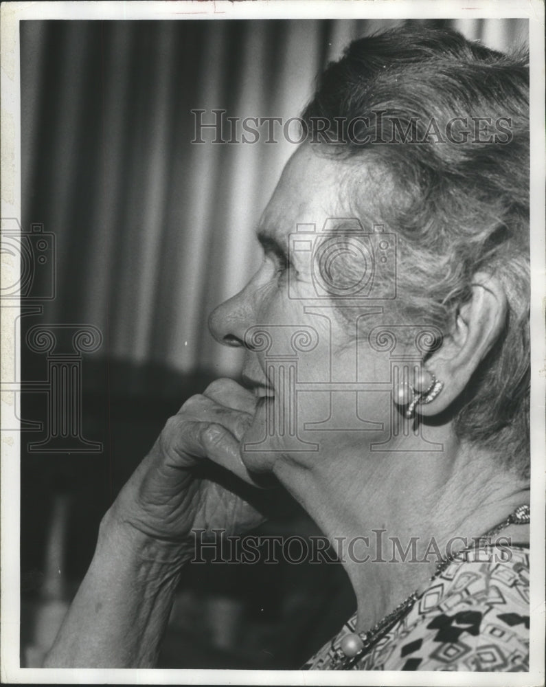 1977 Press Photo Senior Citizen Josephine Stack, Essex House, Alabama - Historic Images