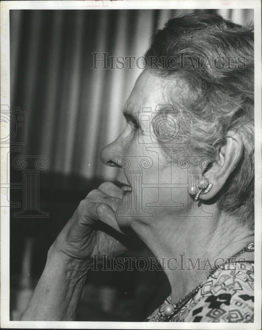 1977 Press Photo Senior Citizen Josephine Stack, Essex House, Alabama - Historic Images