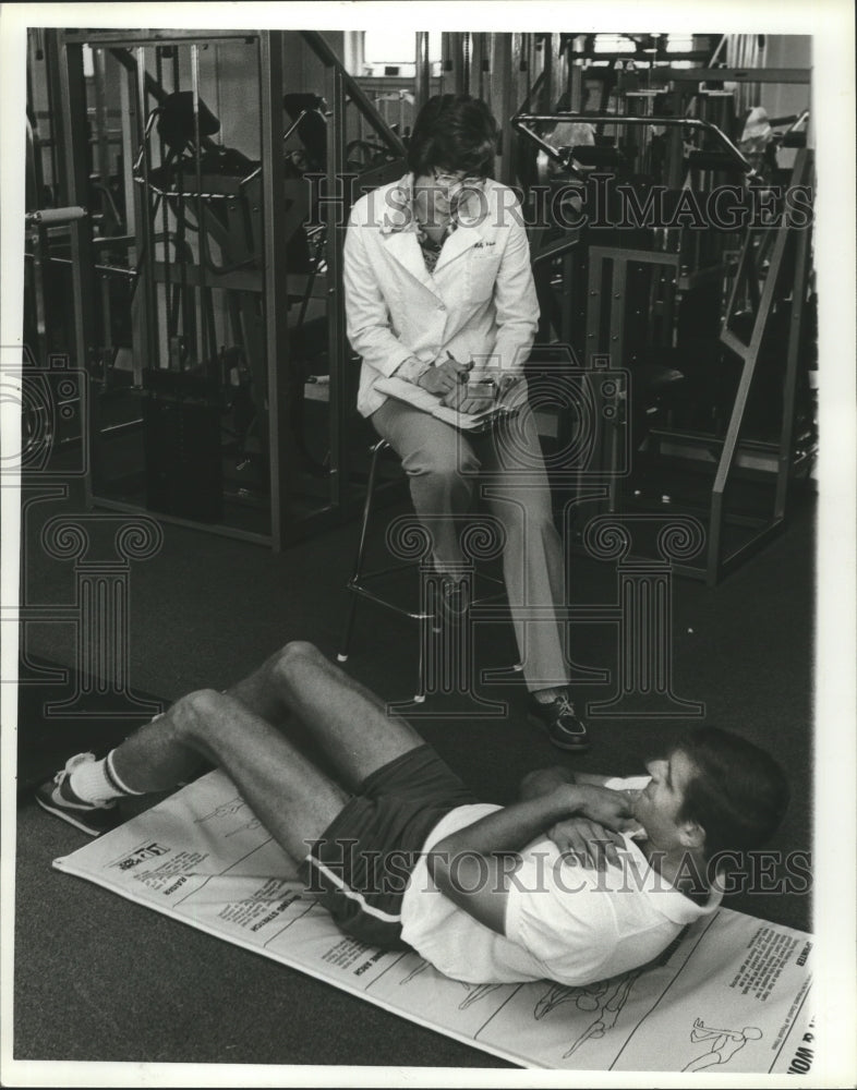 1982 Press Photo Patty Clark, Albert Thomasson at Samford sports center, Alabama - Historic Images