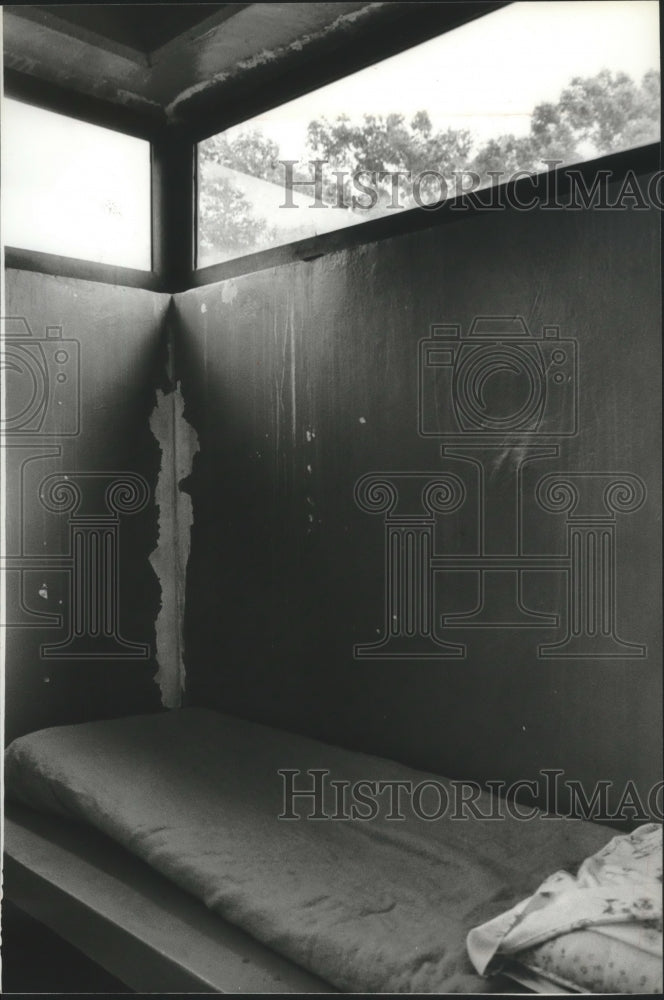 1979 Press Photo Damage at "Columbiana Hilton" jail in Shelby County, Alabama - Historic Images