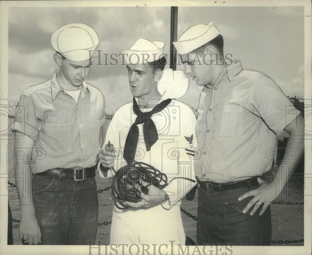 1953, Naval reservists learn how to use the shipboard phone, Alabama - Historic Images