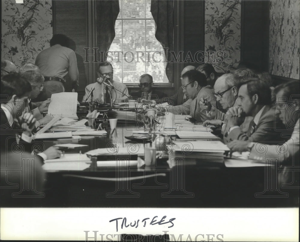1980 Press Photo University of Alabama, Board of Trustees members, in Tuscaloosa - Historic Images