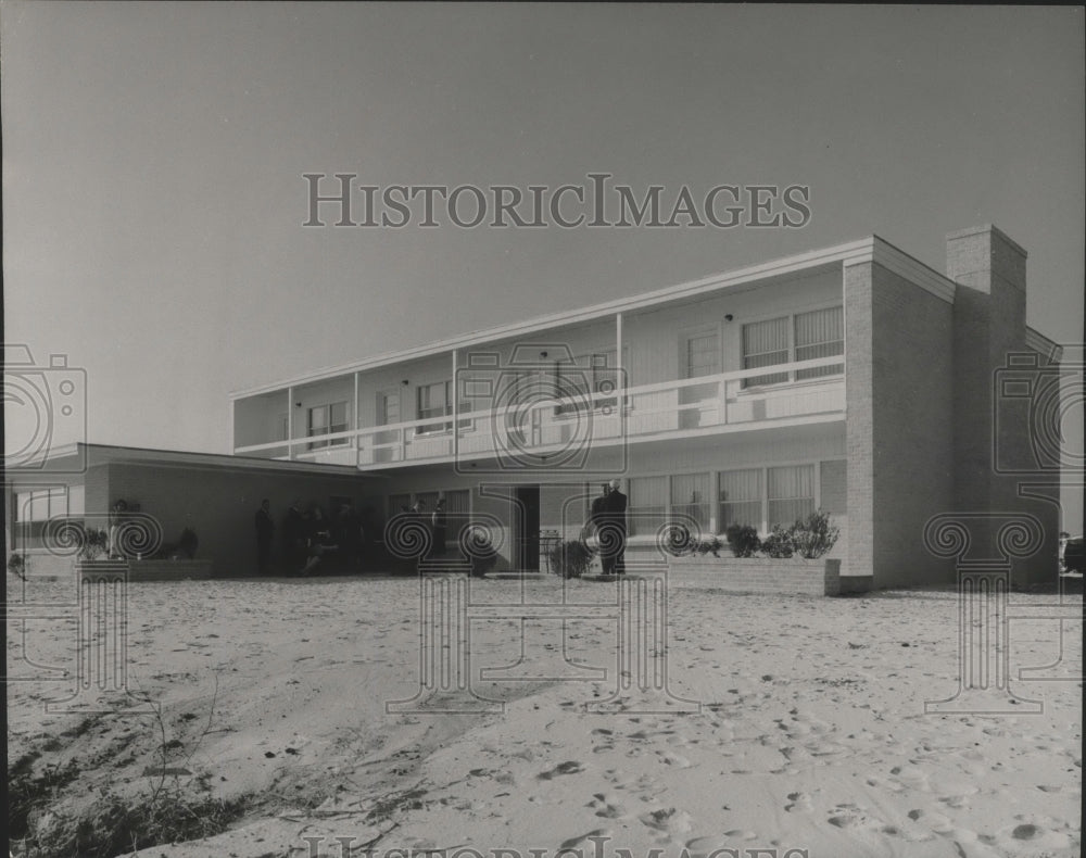 1974 Press Photo Governors Summer Mansion at Gulf Shores, Alabama - abna12806 - Historic Images