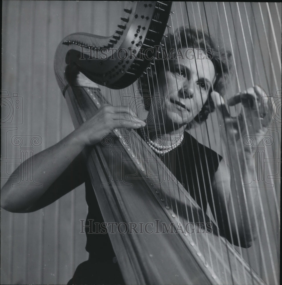 1966 Press Photo Marjorie Tyre, Harpist - abna12992 - Historic Images
