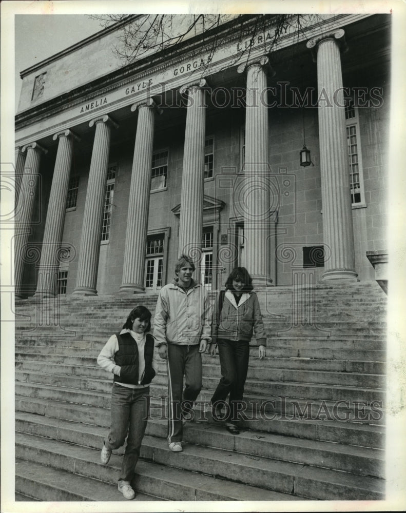 1981 Press Photo Students at University of Alabama, Tuscaloosa, Alabama - Historic Images