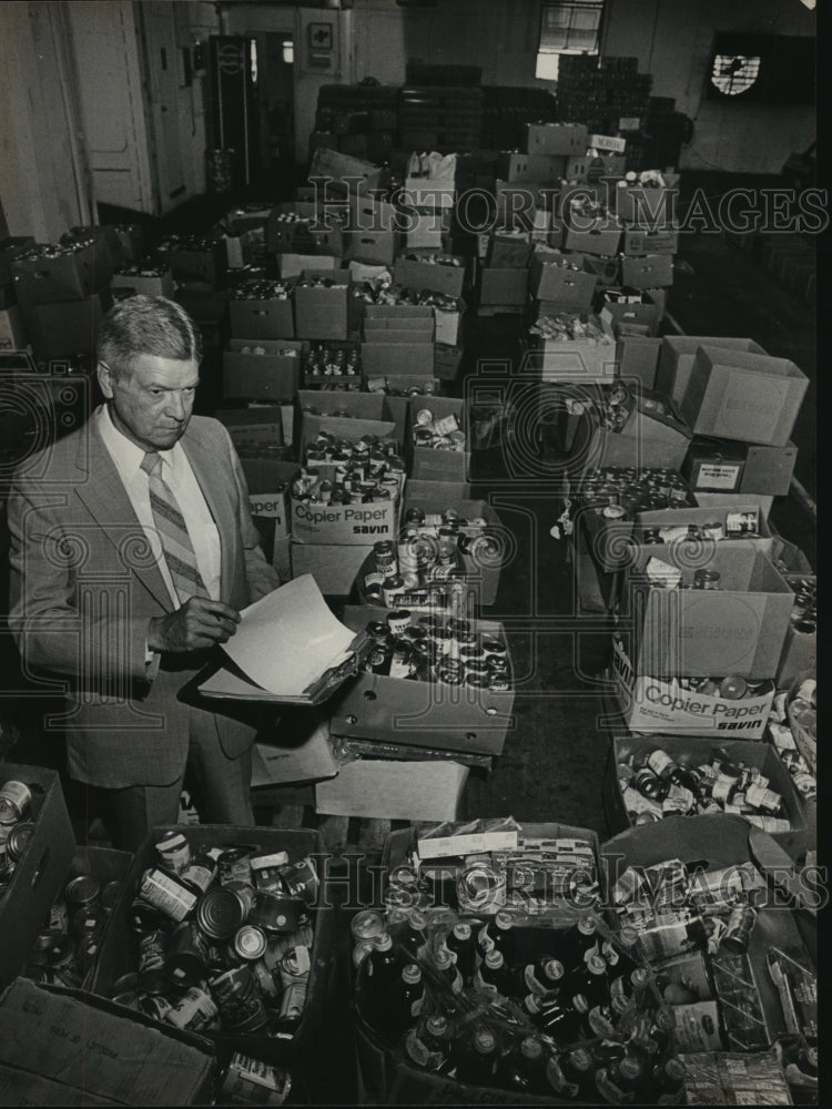 1983 Press Photo Jim Creel at United Way&#39;s, United Appeal Food Warehouse - Historic Images