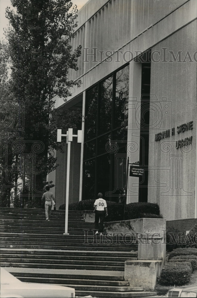 1984 Press Photo Mervyn Sterne Library, University of Alabama, Birmingham - Historic Images