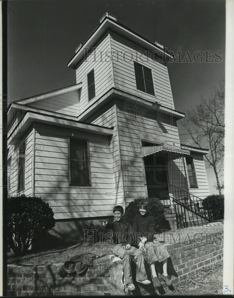 1982, Perry &amp; Sherri James in front of Trafford Methodist Church, AL - Historic Images