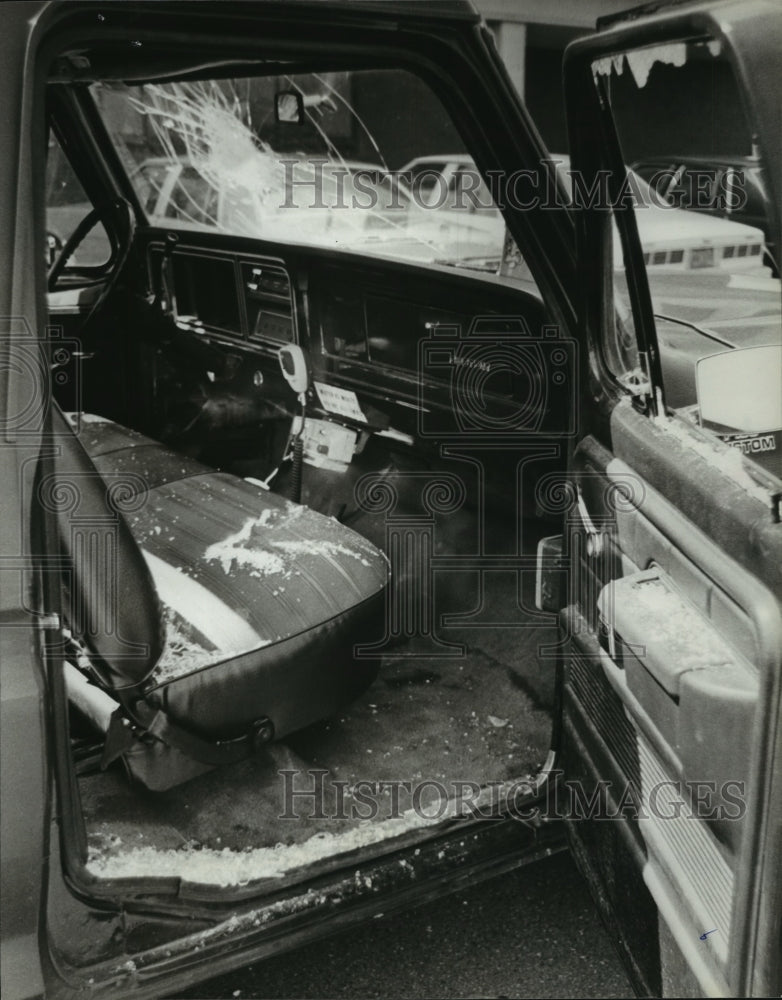 1979, Christopher White&#39;s car damaged due to strikes in Birmingham - Historic Images