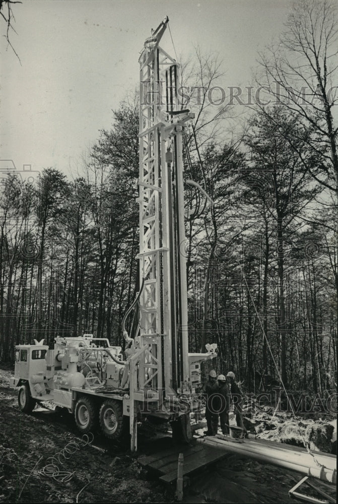 1984, Mine shaft driller set up in Graysville, Alabama - abna13310 - Historic Images