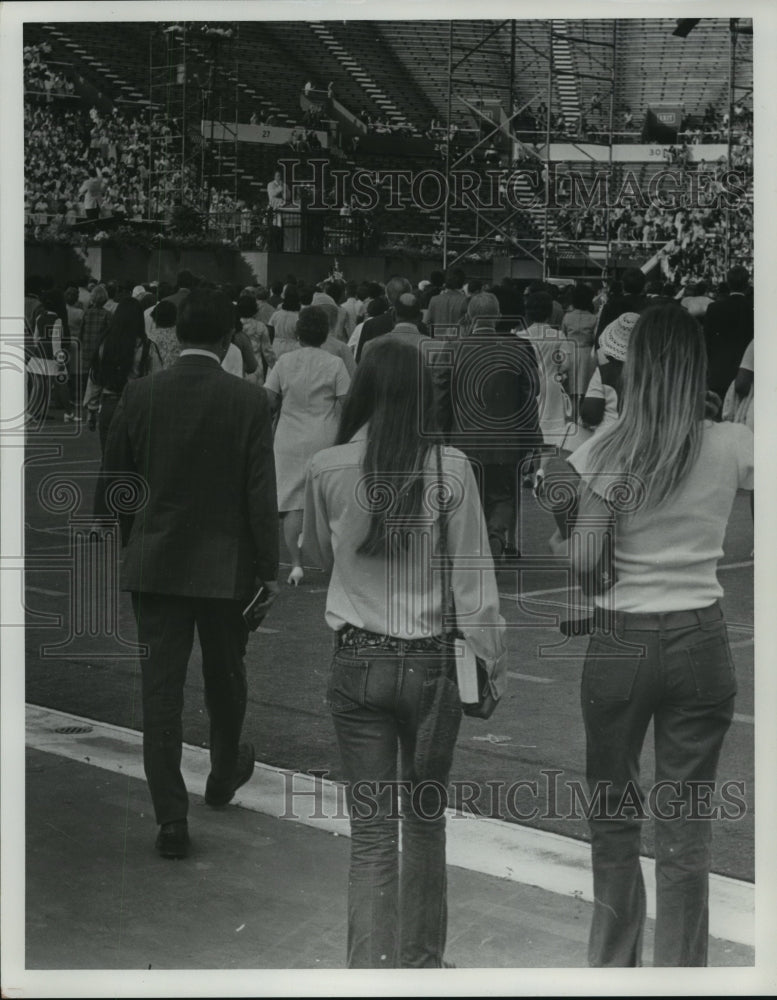 1972 Press Photo Crowd at Billy Graham crusade, Birmingham - abna13322 - Historic Images