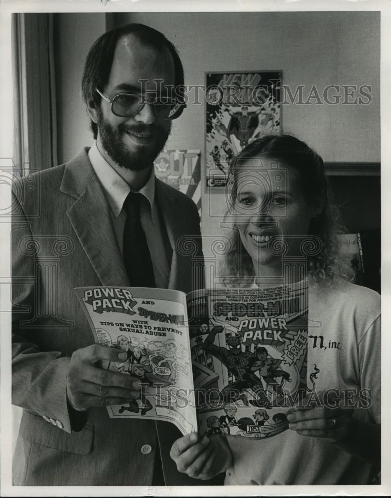 1986, Allen and Susan Hammack, book store owners, Birmingham Alabama - Historic Images