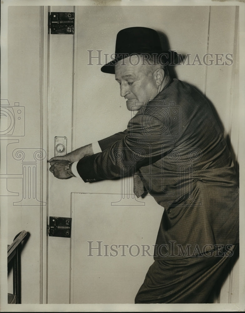 1961 Press Photo Jones in Alabama Gambling Raid - abna13396 - Historic Images