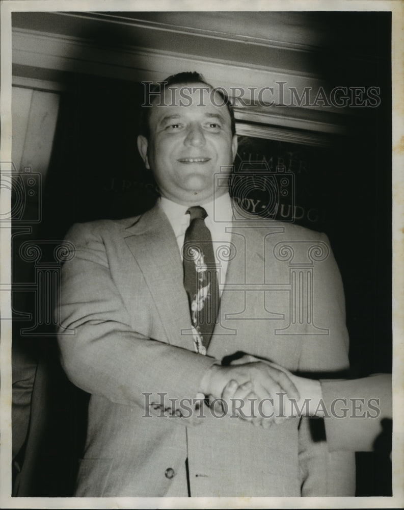 1955 Press Photo Albert Fuller shakes hands leaving courtroom, Alabama-Historic Images