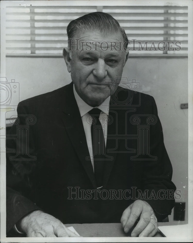 1966 Press Photo Mayor of Heflin, Alabama, John Gaither sits at desk - abna13496 - Historic Images