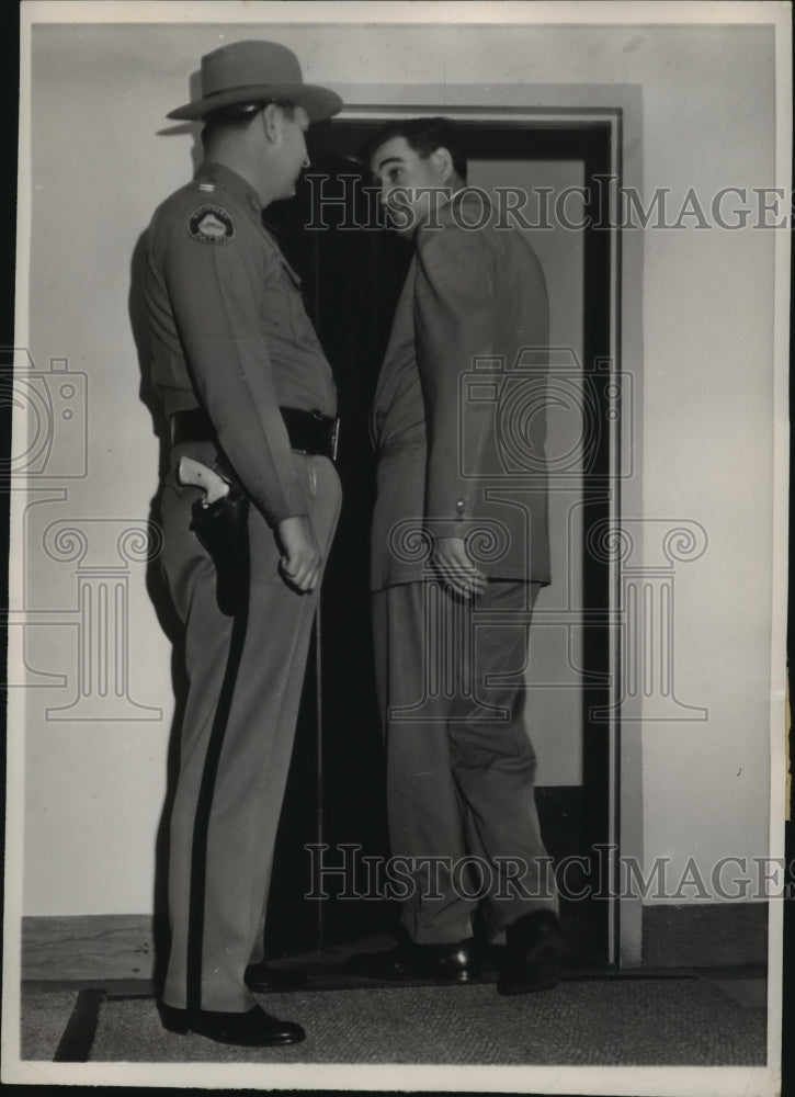 1948 James E. Folsom, governor of Alabama with guard - Historic Images