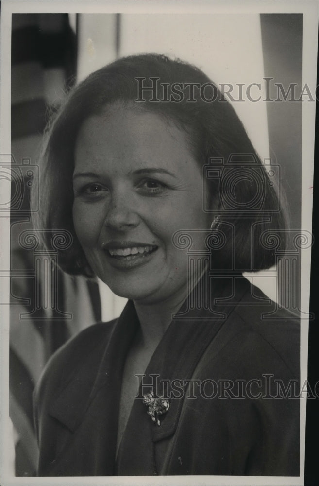 1993 Marsha Folsom speaks to Homewood Chamber of Commerce - Historic Images