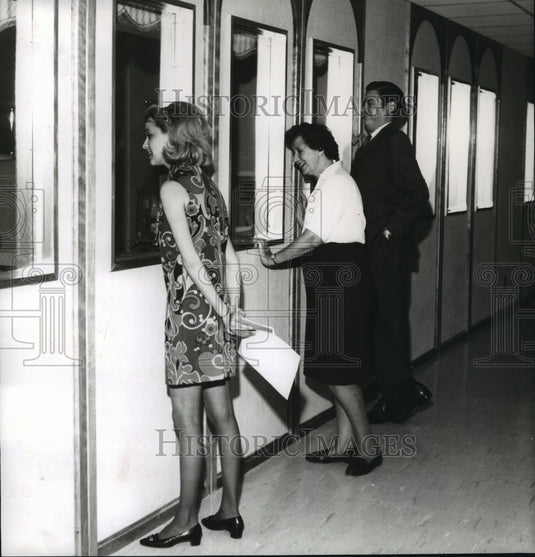1970, Unidentified persons viewing newborns in nursery, Huntsville - Historic Images