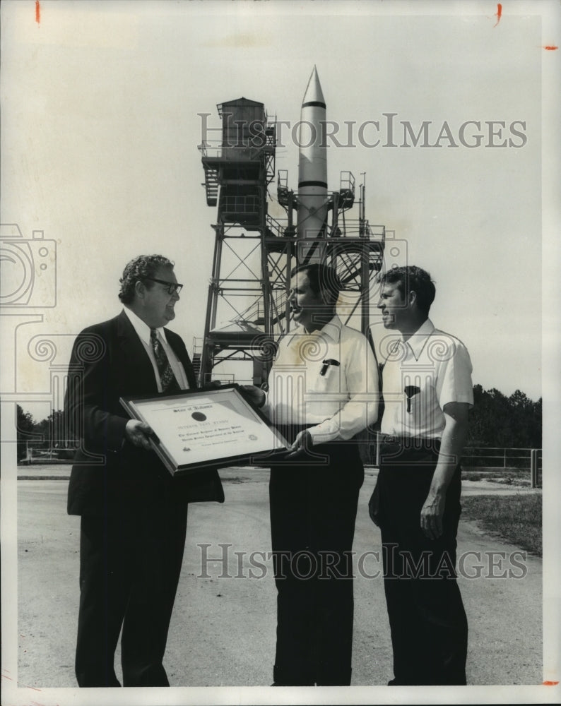 1976, Plaque given to honor test stand, Redstone Arsenal, Huntsville - Historic Images