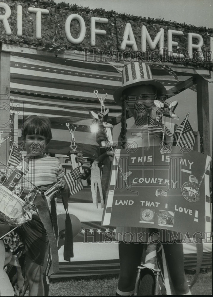 1973 Kids Celebrate Independence Day, Alabama-Historic Images