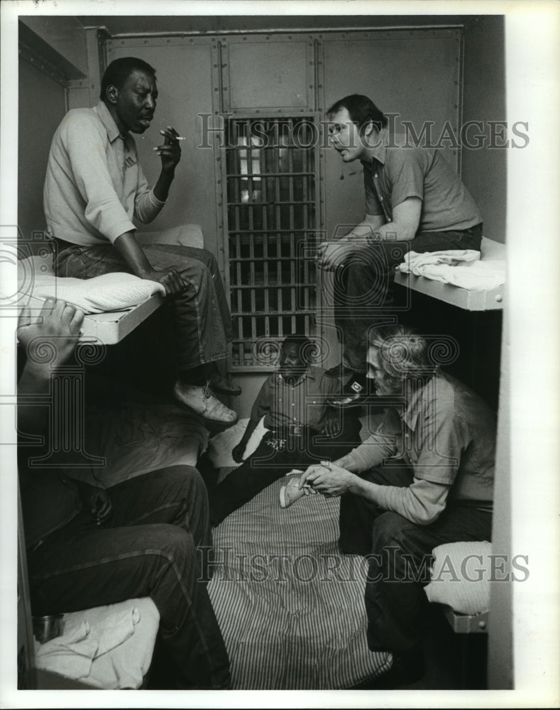 1980 Prisoners in cell at Jefferson County jail, Alabama - Historic Images