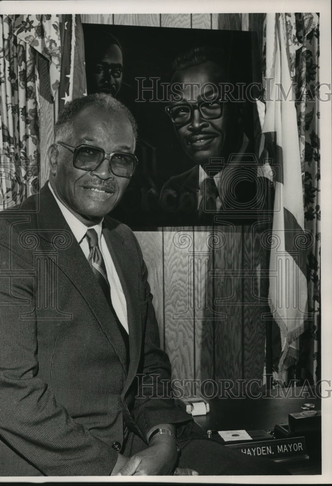1986, Andrew Hayden with picture of Martin Luther King, Jr, Uniontown - Historic Images