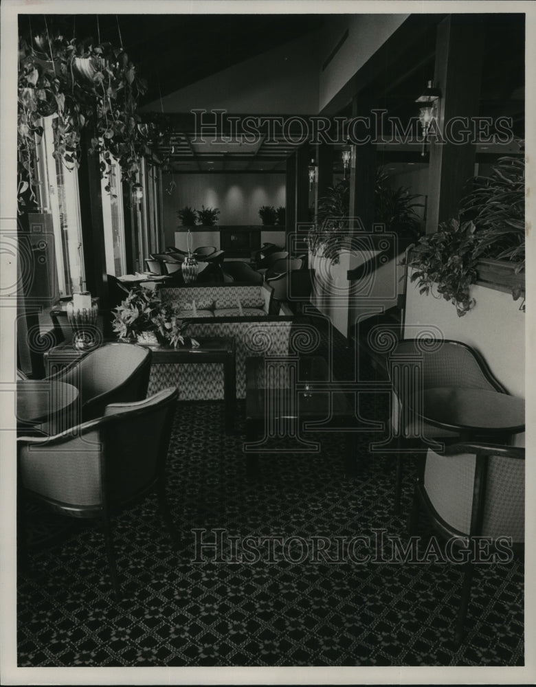 Press Photo View inside the Courtyard Motel, Alabama - abna14101 - Historic Images