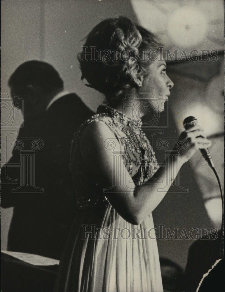 1970 Miss Alabama, Suzanne Dennie sings Festival of Sacred Music, AL-Historic Images