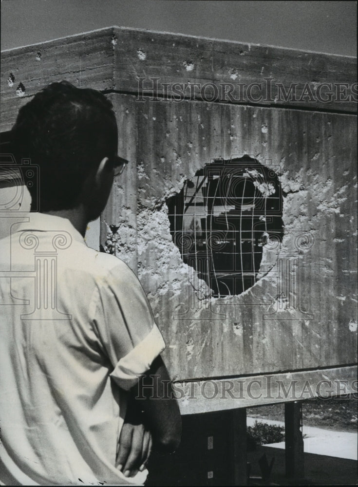 1967 Press Photo damaged Library at Kibbutz Gadot, in Israel. Mideast War - Historic Images