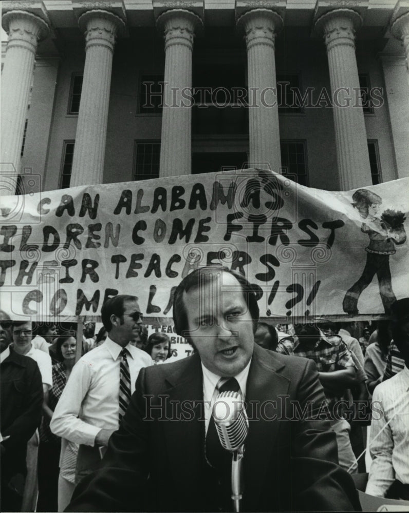 1979, Alabama Education Association President John Lambert, rally - Historic Images