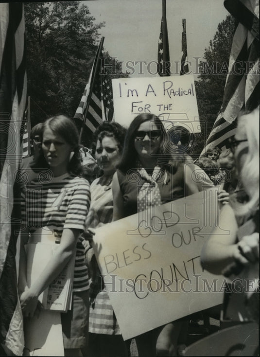 1970, Walker College students demonstrate, Jasper, Alabama - Historic Images