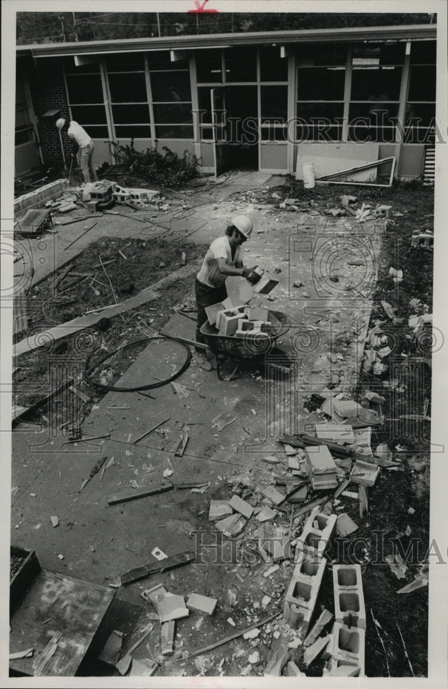 1988 Office to replace greenhouse at Berry High School, Hoover - Historic Images