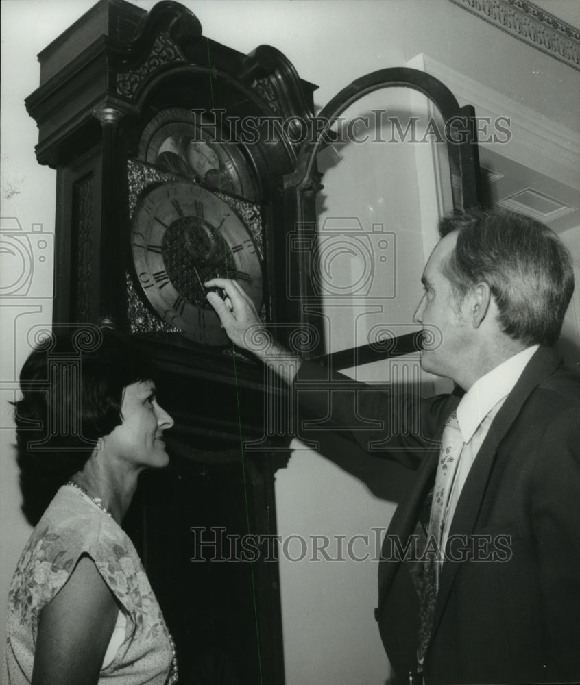 1979 Dr.Wright winds grandfather clock at Watts home, Huntsville, AL - Historic Images