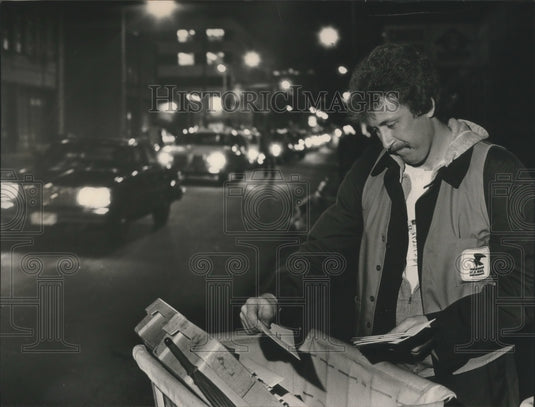 1984 Post office employee David Truett outside 3rd Ave post office - Historic Images