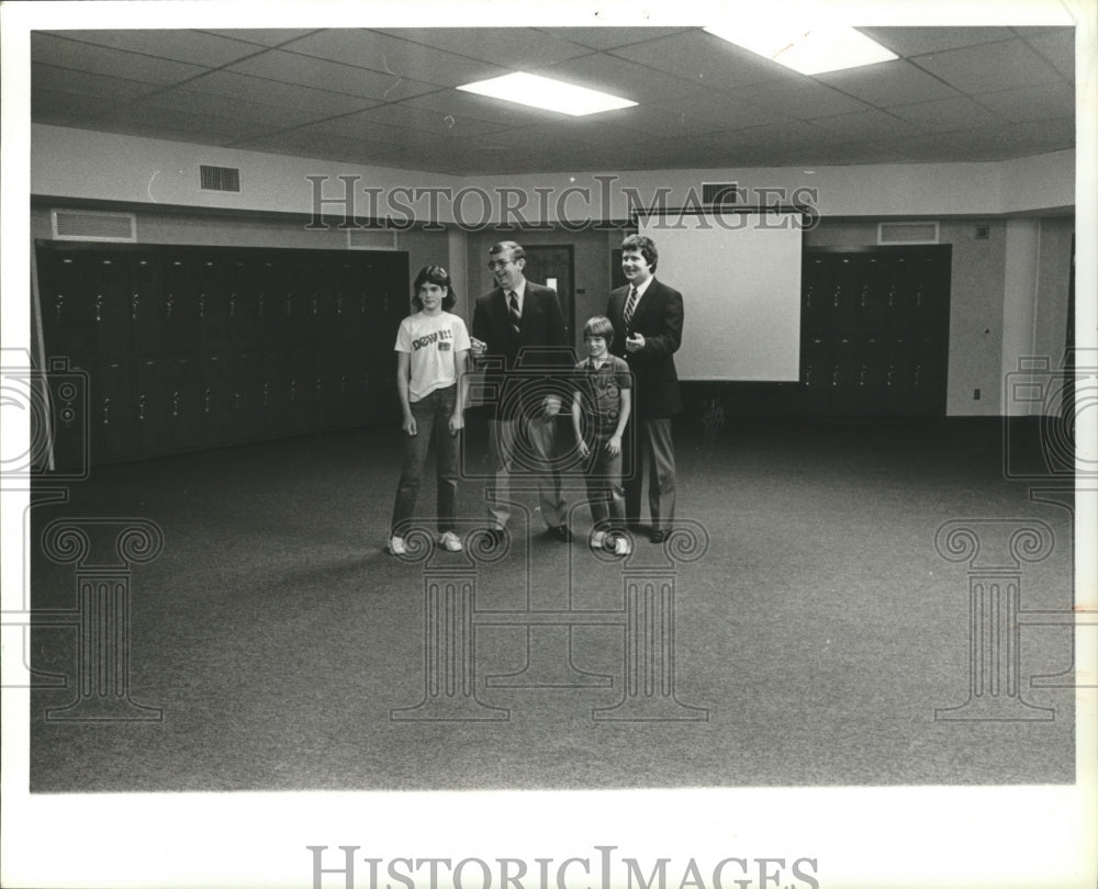 1982 Lee Hartsell, James Graham &amp; boys, Tarrant Middle School, AL - Historic Images