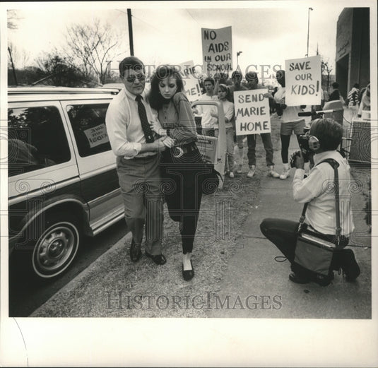 1987 Kent Feenker Meg Gavin, scene from film, Tarrant High School, - Historic Images