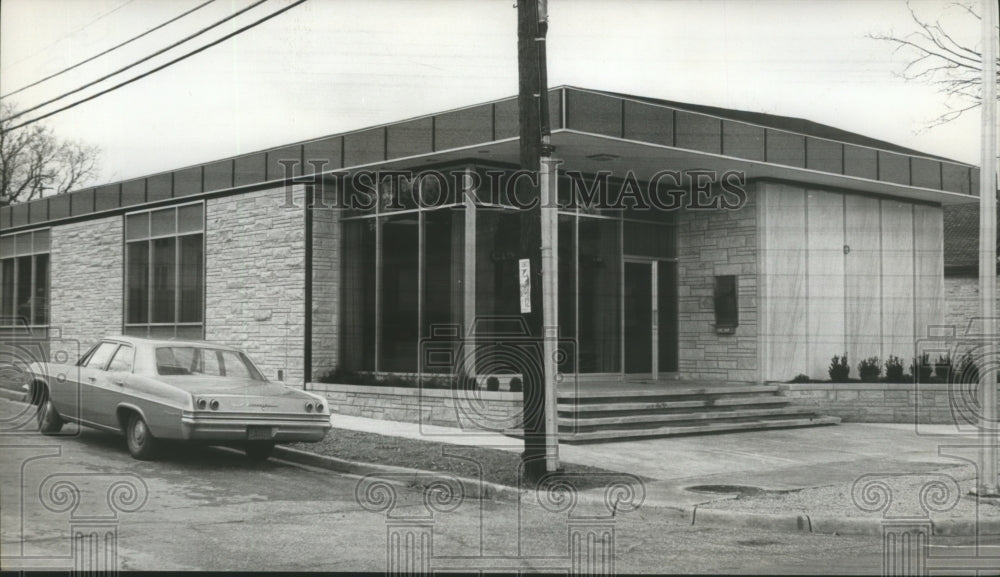 1965, New city national bank opened in Russellville, Alabama - Historic Images