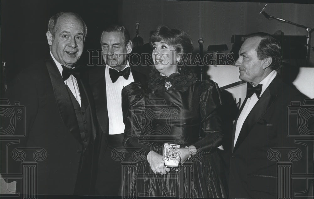 1982 Press Photo Beverly Sills and others at Gala 6 awards party - abna14722 - Historic Images